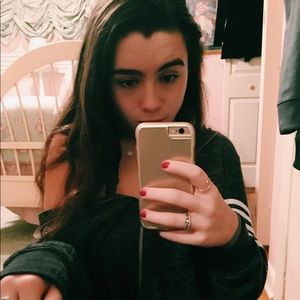 Meet your Posher, Cristina